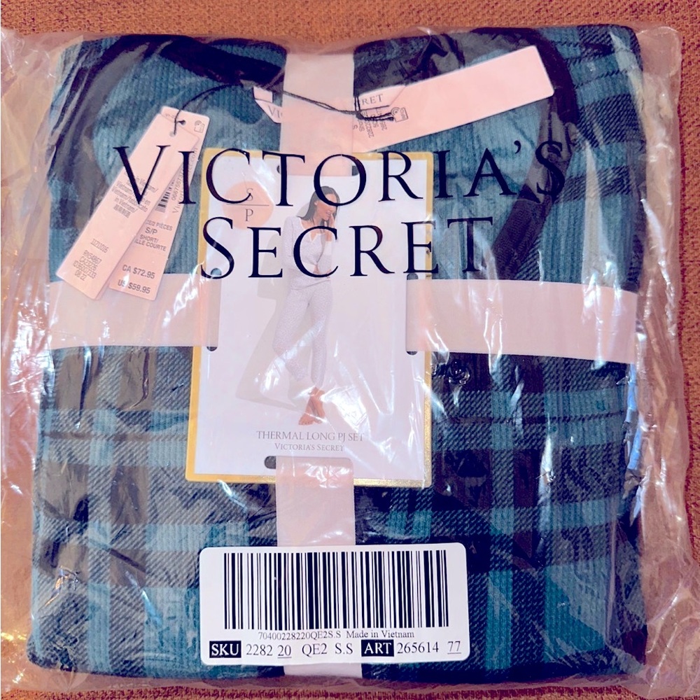 NWT Victoria secret sleep set